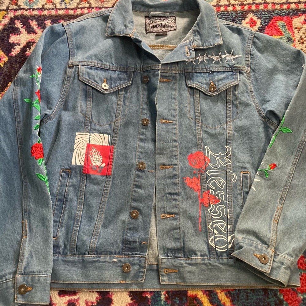 Jean Jacket w/Graphics 🌹